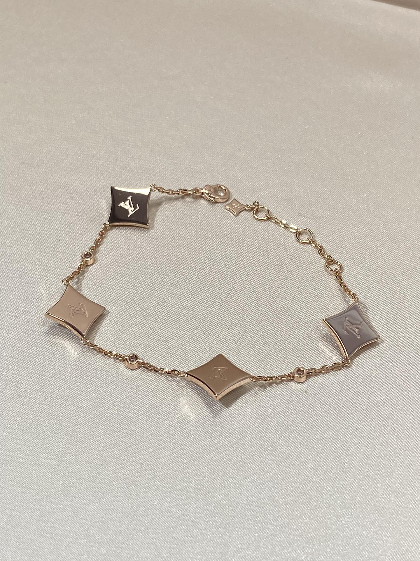 Aura STAR 4 MOTIF MOP DIAMOND PINK GOLD BRACELET
