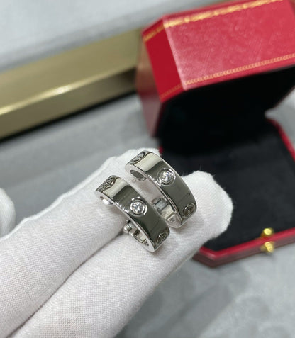 Aura LOVE 5,5MM 1 DIAMANT OHRRINGE