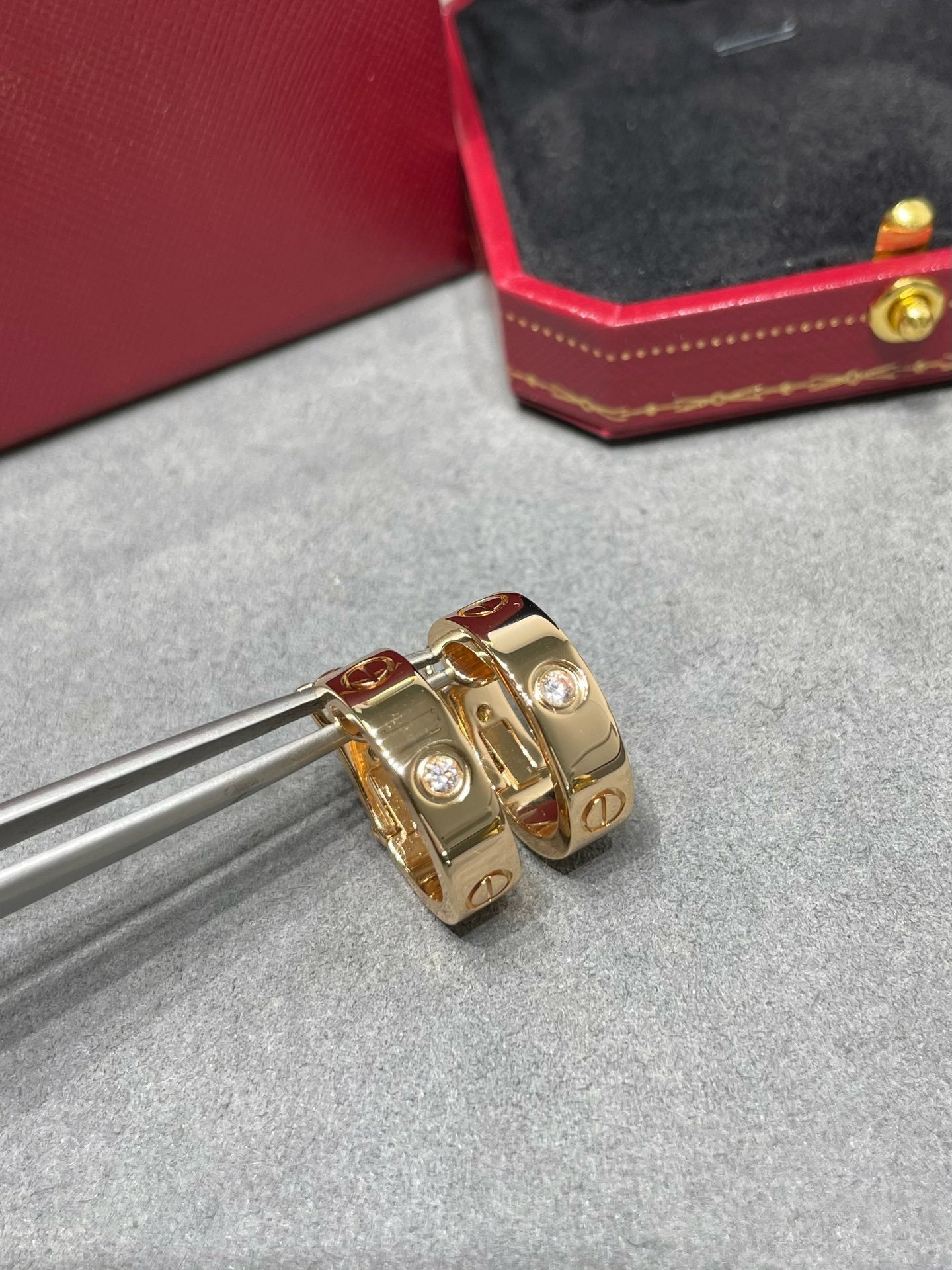 Aura LOVE 5.5MM 1 DIAMOND EARRINGS