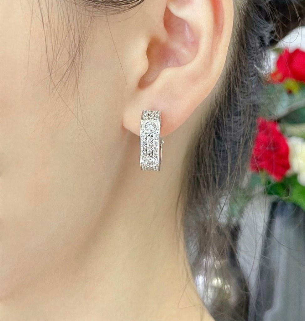 Aura LOVE 5.5MM DIAMOND PAVED EARRINGS