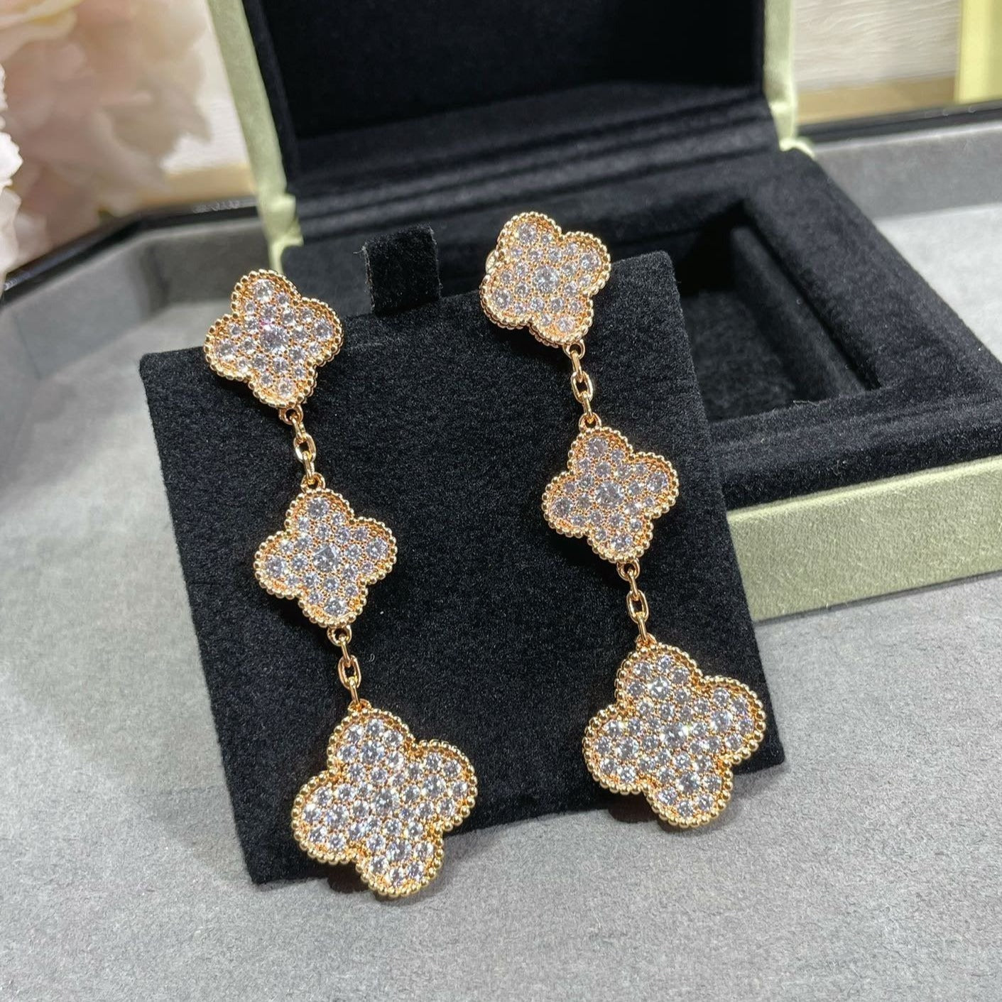 Aura CLOVER 3 MOTIFS DIAMOND PAVED ROSE GOLD EARRINGS