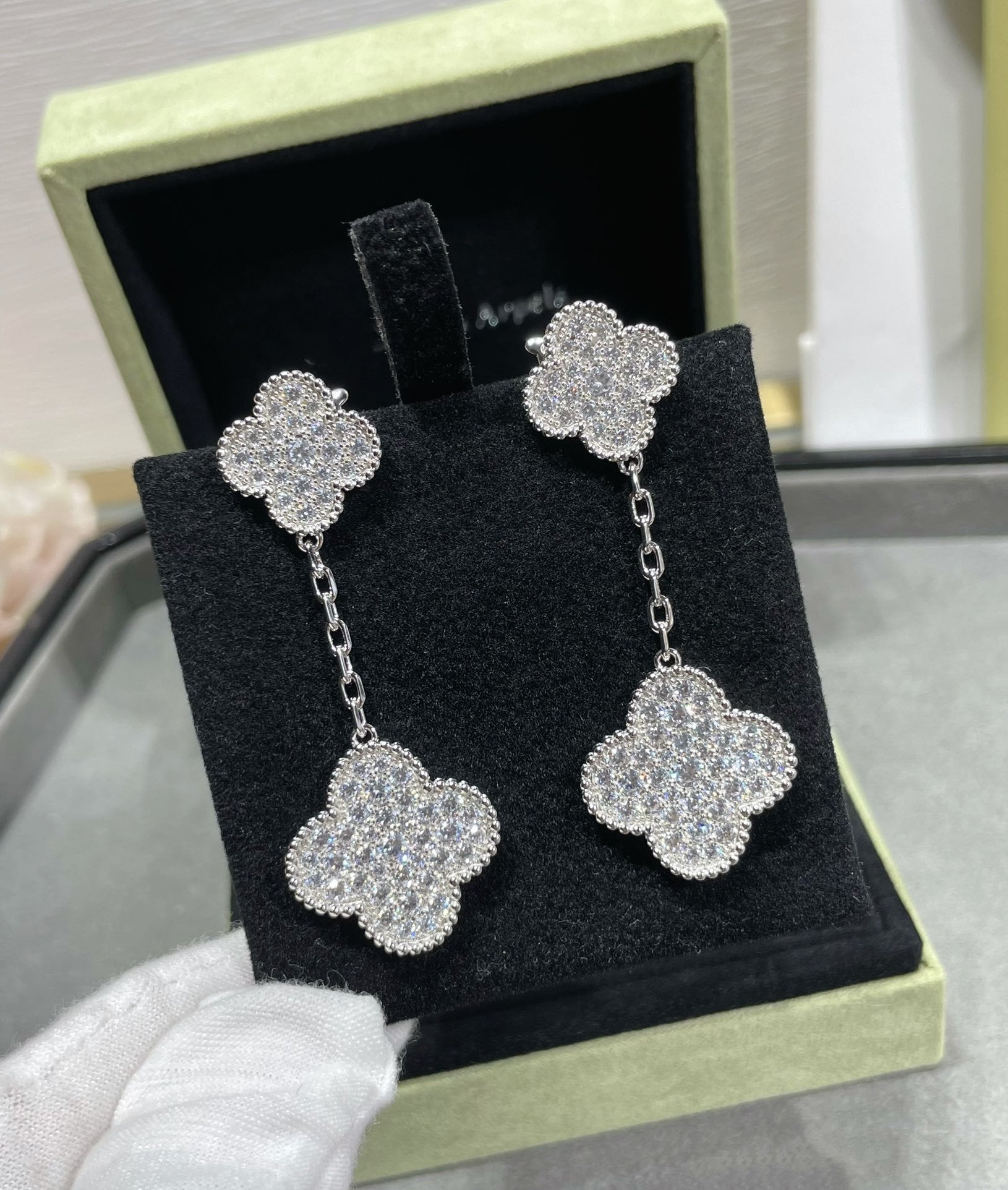 Aura CLOVER 2 MOTIFS DIAMOND PAVED SILVER EARRINGS
