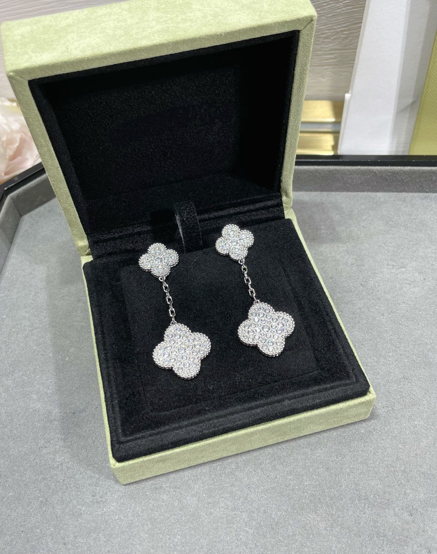 Aura CLOVER 2 MOTIFS DIAMOND PAVED SILVER EARRINGS