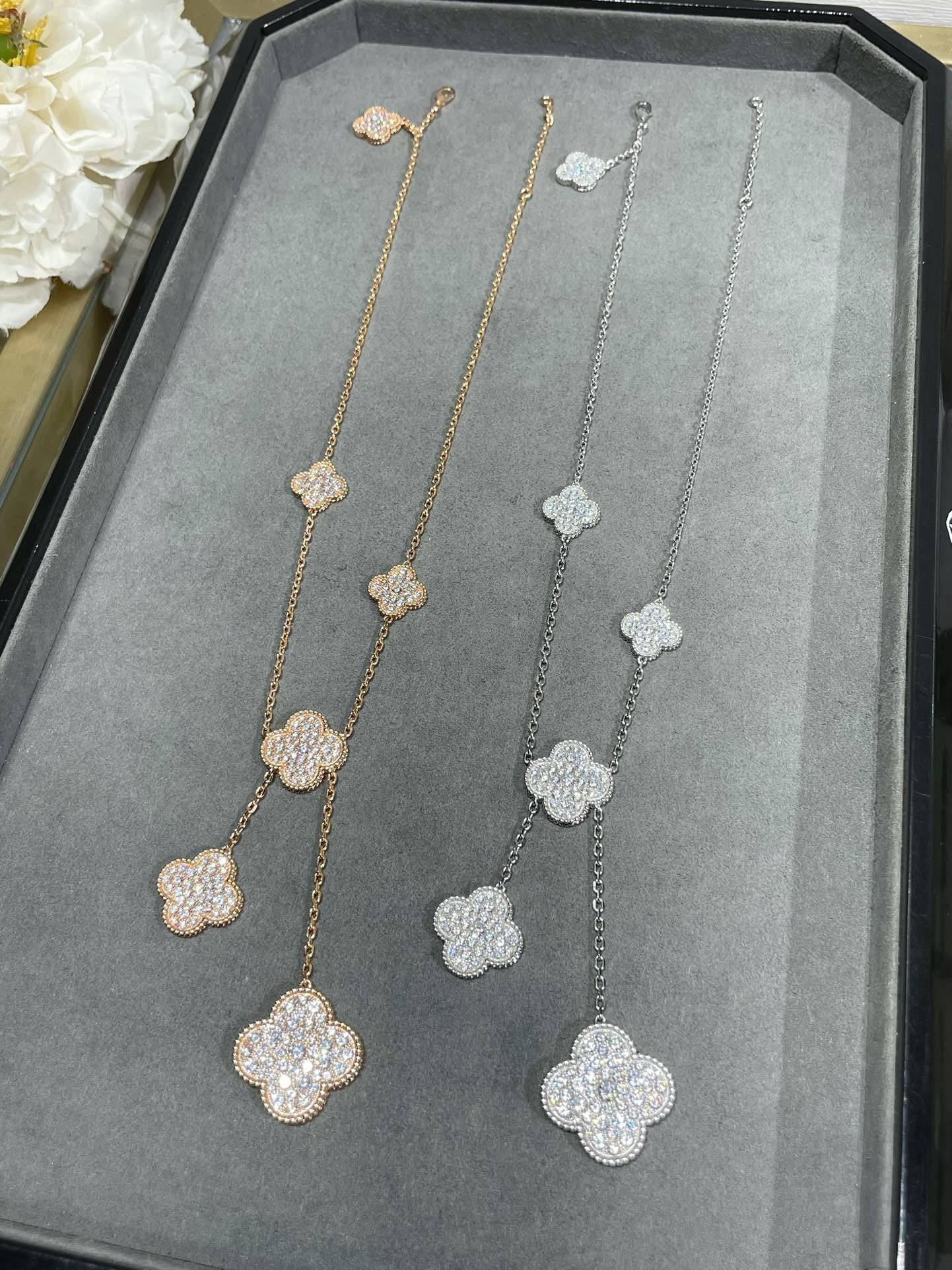 Aura CLOVER 6 MOTIF DIAMOND PAVED NECKLACE