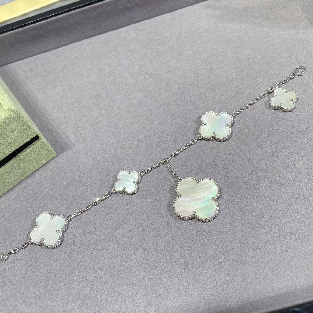 Aura CLOVER 5 MOTIF WHITE MOP SILVER BRACELET