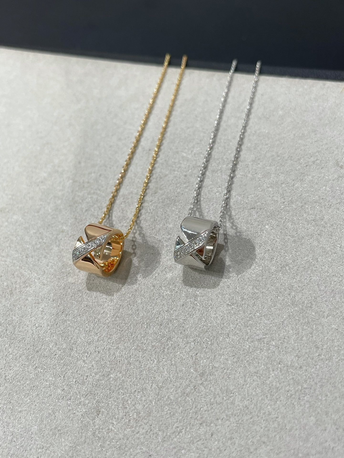 Aura LIENS EVIDENCE DIAMOND NECKLACE
