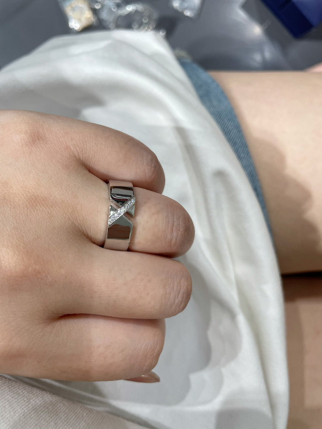 Aura LIENS EVIDENCE DIAOMOND RING