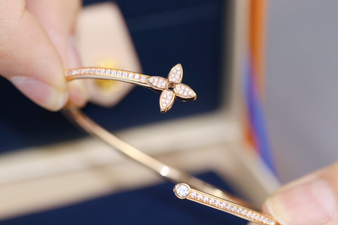 Aura IDYLLE PINK GOLD OPEN BRACELET DIAMOND PAVED