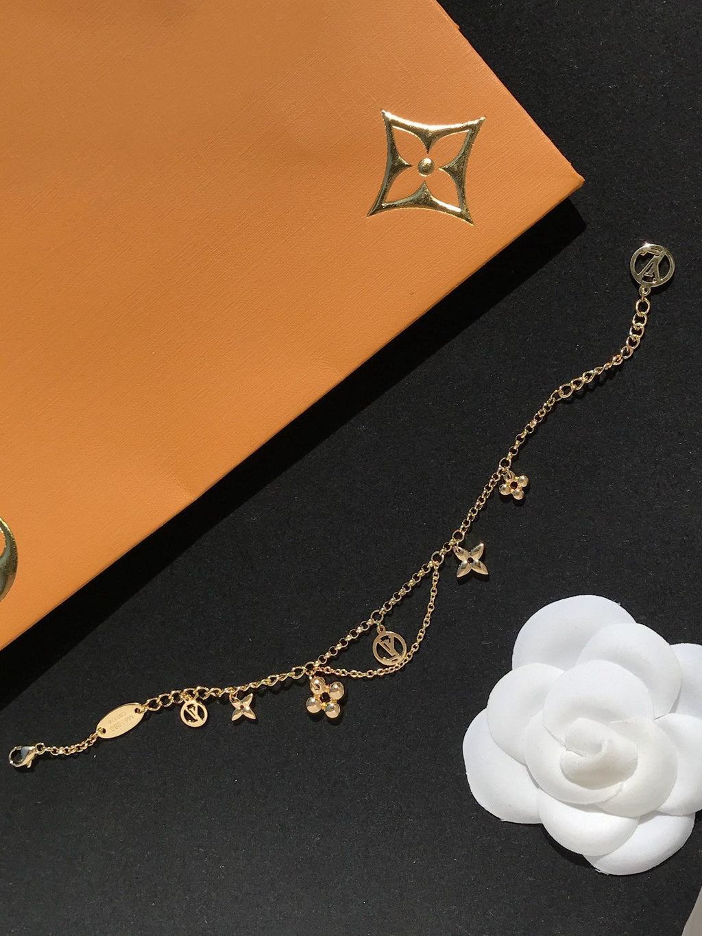 Aura BLOOMING PINK GOLD MOP BRACELET