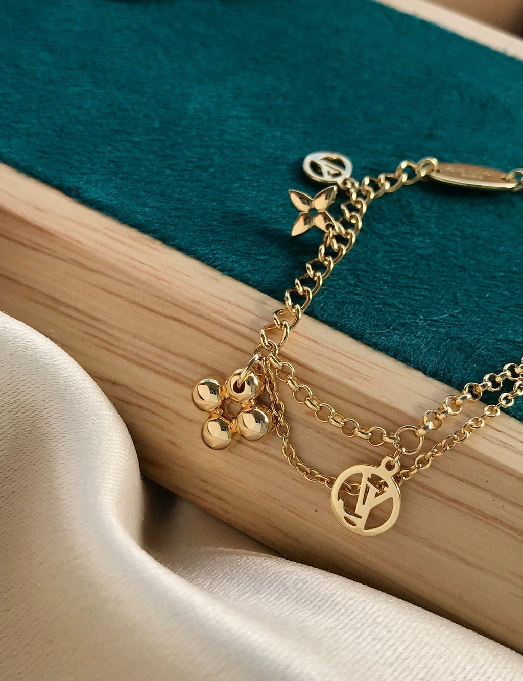 Aura BLOOMING PINK GOLD MOP BRACELET