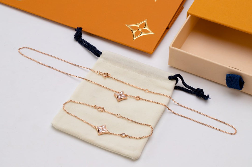 Aura STAR PINK MOP 1 DIAMOND PINK GOLD NECKLACE