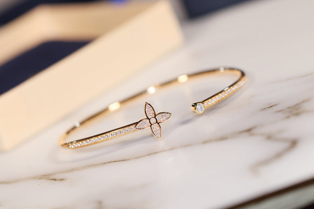 Aura IDYLLE GOLD OPEN BRACELET DIAMOND PAVED