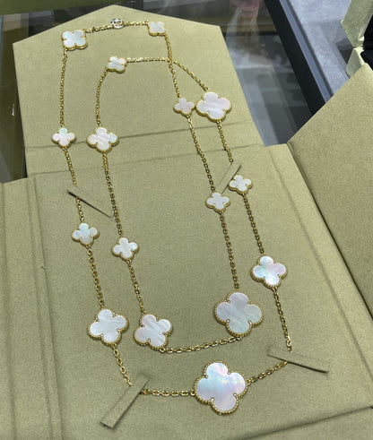 [⭐Aura ]CLOVER 16 MOTIF WHITE MOP GOLD NECKLACE