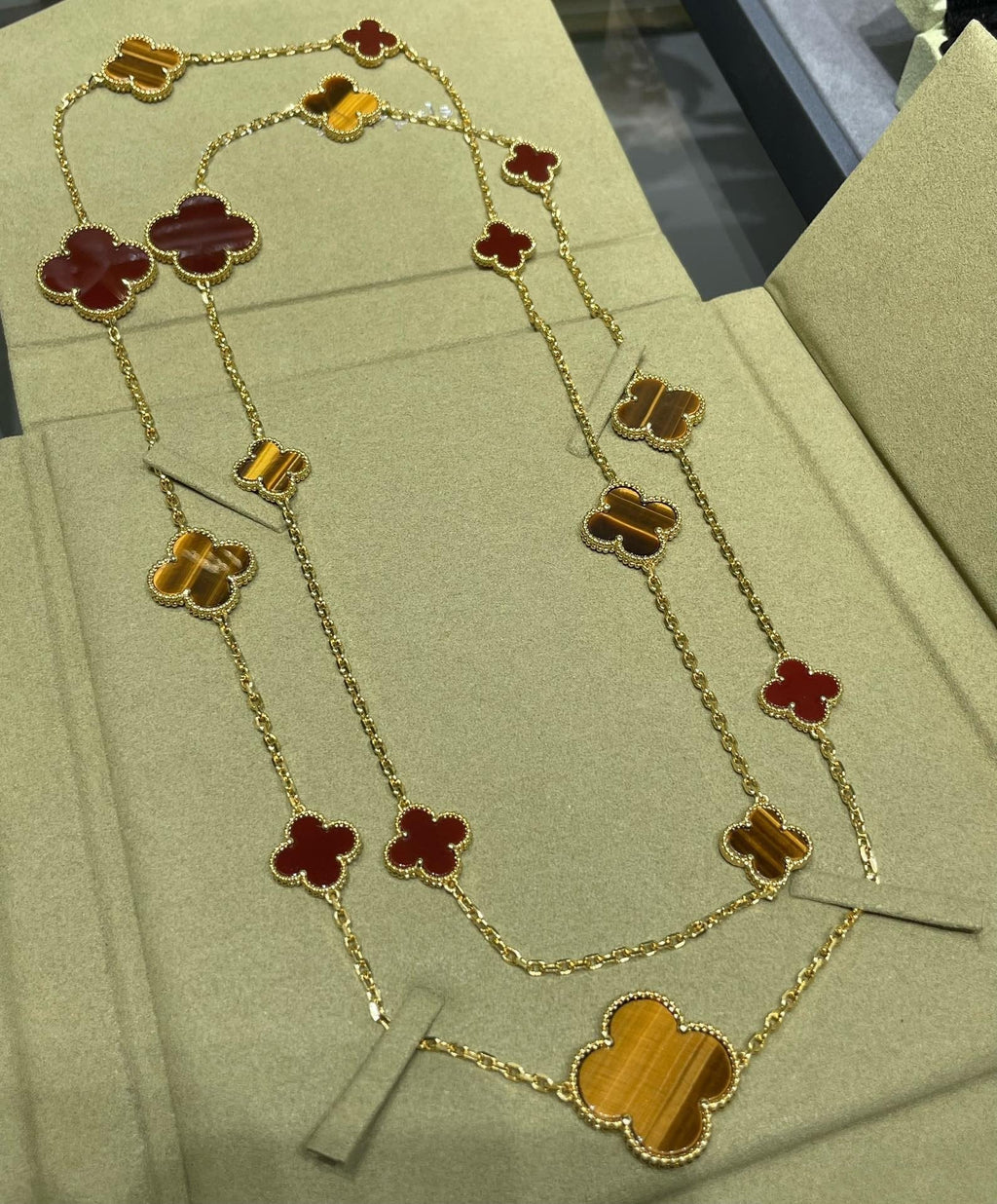 Aura CLOVER 16 MOTIV KARNEOL TIGERAUGE ROSÉGOLD HALSKETTE