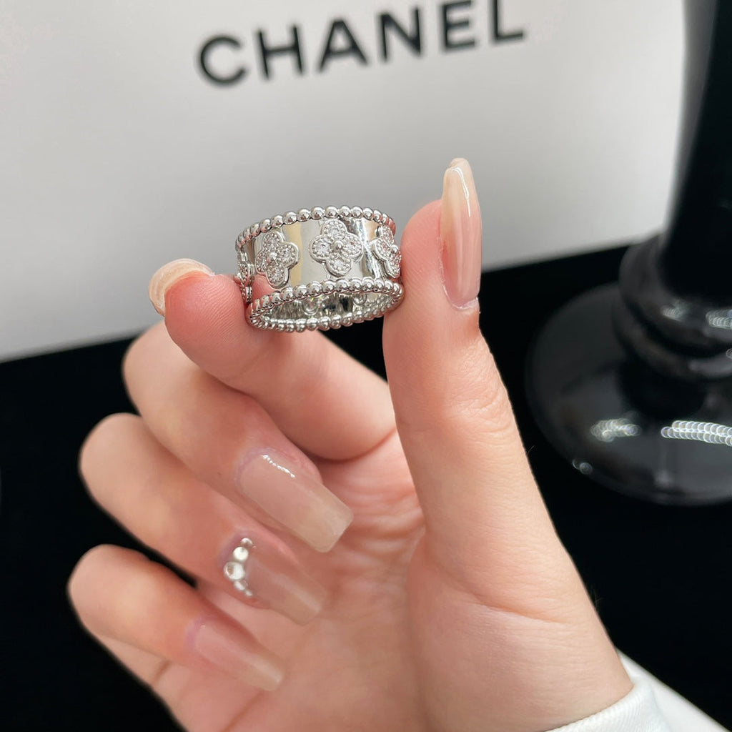 Aura PERLEE DIAMOND LARGE RING