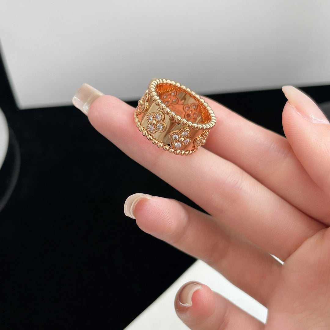 Aura PERLEE DIAMOND LARGE RING