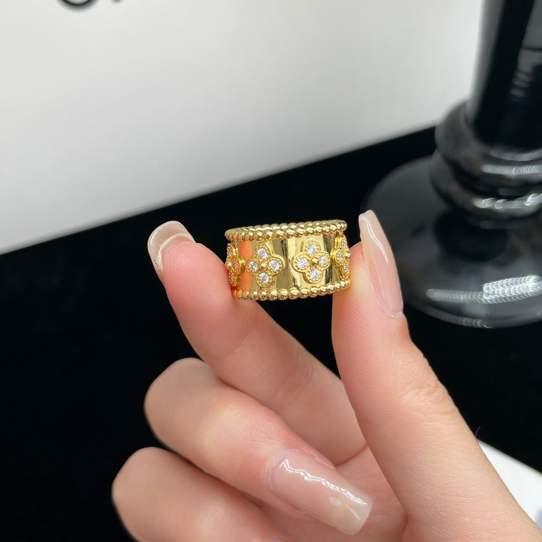 Aura PERLEE DIAMOND LARGE RING