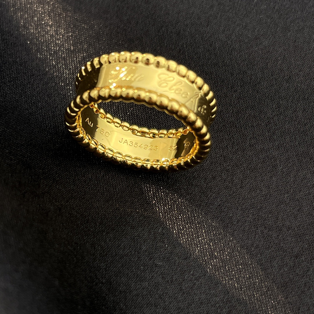 Aura PERLEE SIGNATURE RING