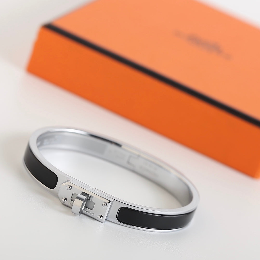 Aura HM KELLY BLACK BRACELET