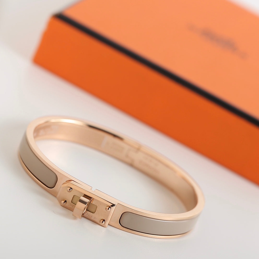 [⭐Aura ]HM KELLY GREY BRACELET