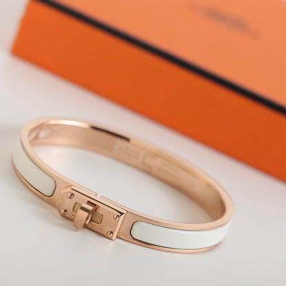 [⭐Aura ]HM KELLY WHITE BRACELET