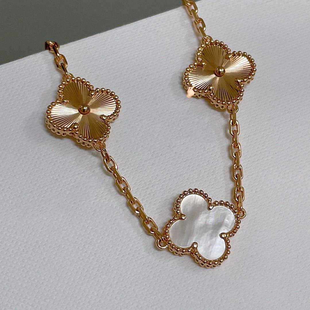 [Aura ]New CLOVER WHITE PEARL MOP 5 MOTIF BRACELET COLLECTION