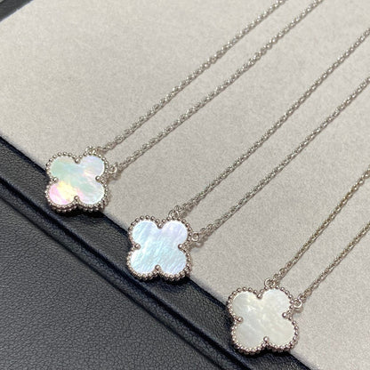 [⭐Aura ]CLOVER MEDIUM SILVER WHITE MOP NECKLACE