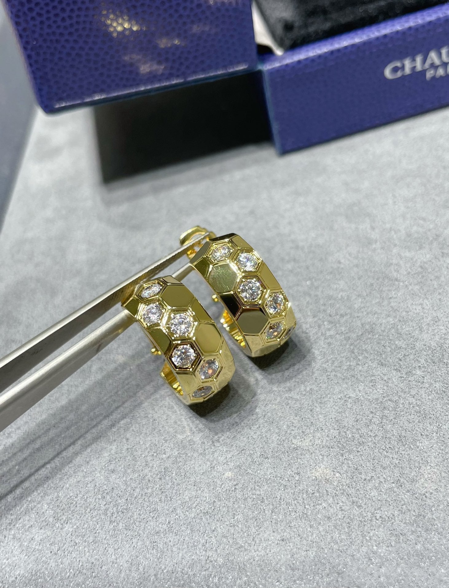 Aura BEE LOVE DIAMOND HOOP EARRINGS