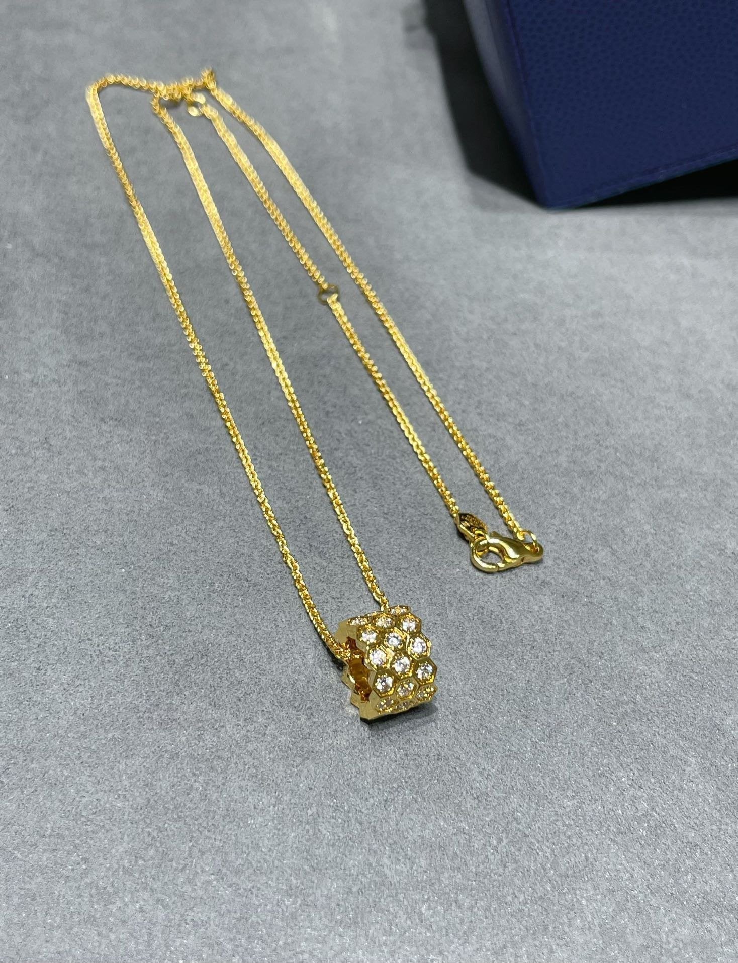 Aura BEE LOVE DIAMOND PAVED 3 ROW NECKLACE
