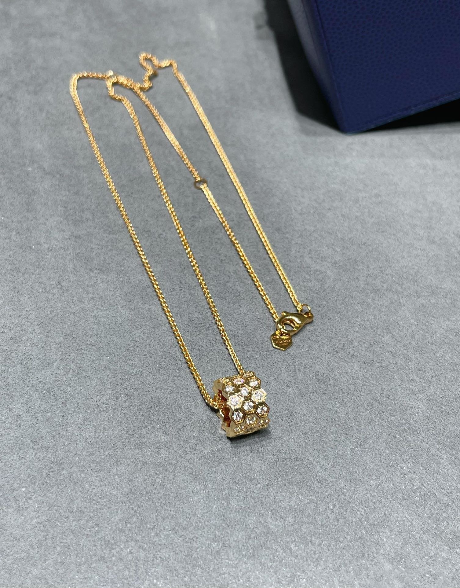 Aura BEE LOVE DIAMOND PAVED 3 ROW NECKLACE