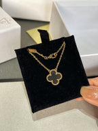Aura CLOVER ROCK CRYSTAL ROSE GOLD NECKLACE