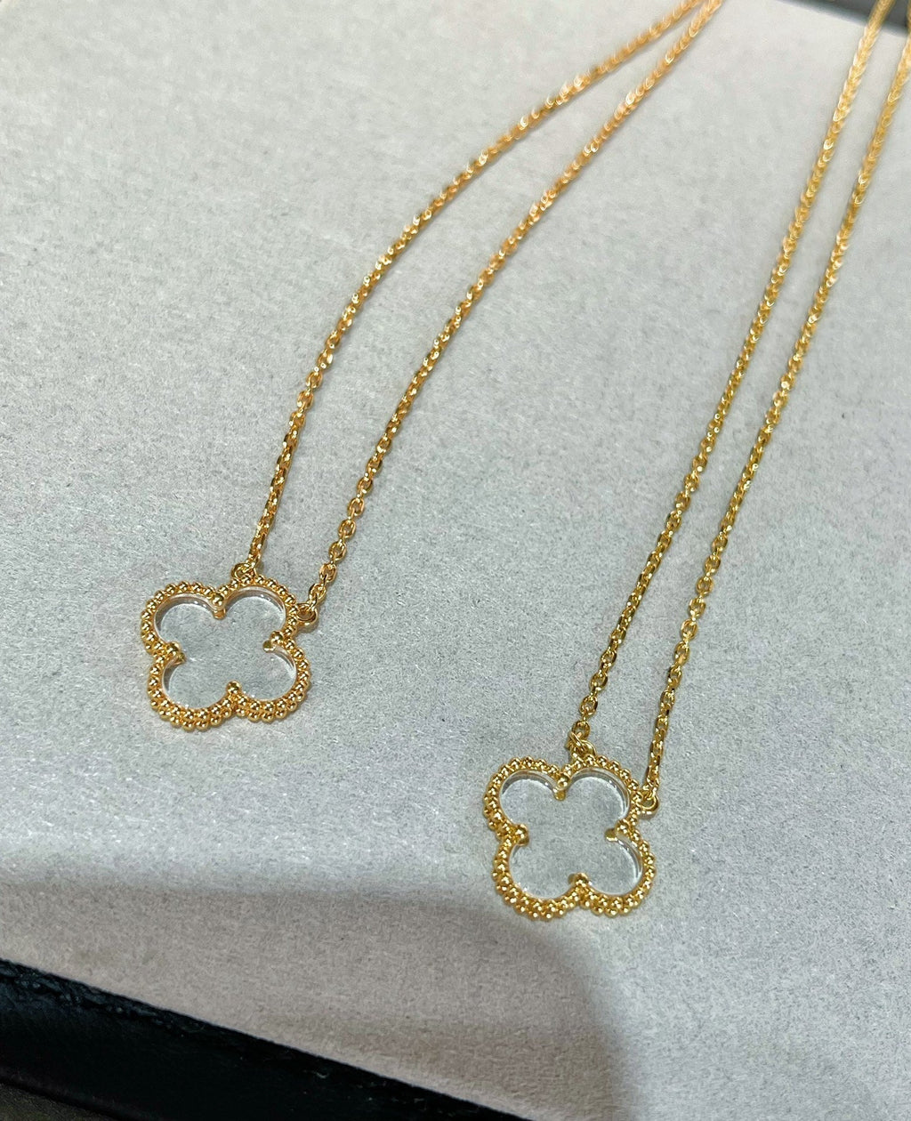 Aura CLOVER ROCK CRYSTAL ROSE GOLD NECKLACE