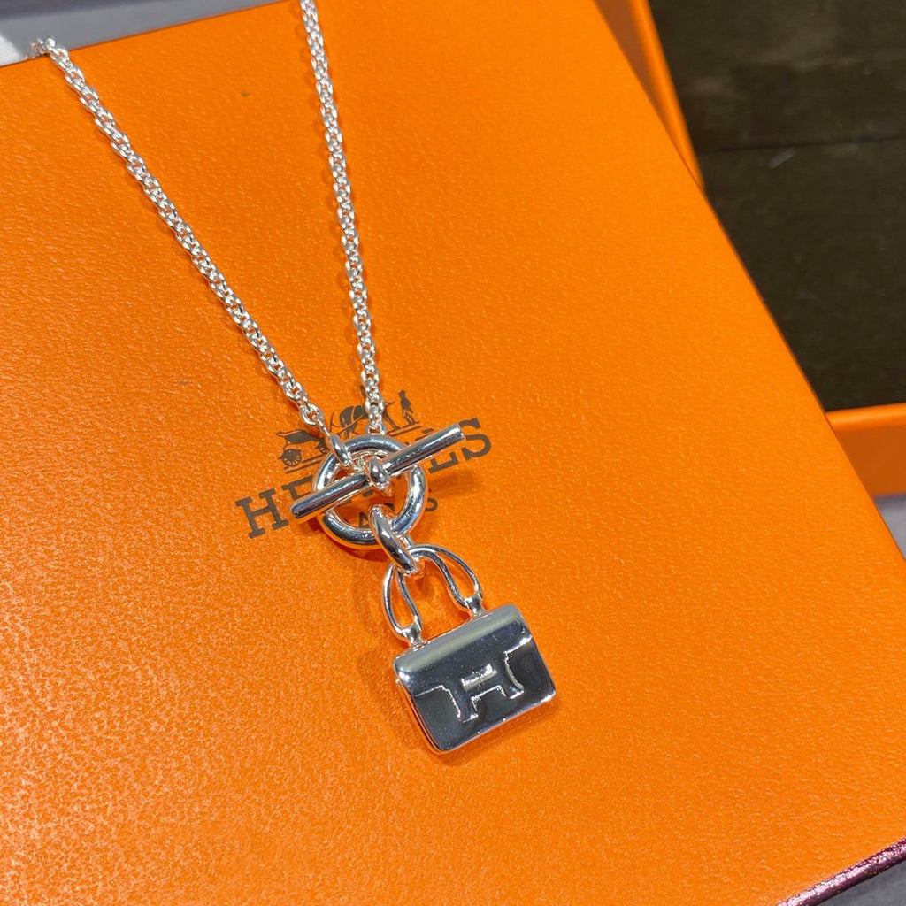 Aura CONSTANCE PEDANT SILVER NECKLACE