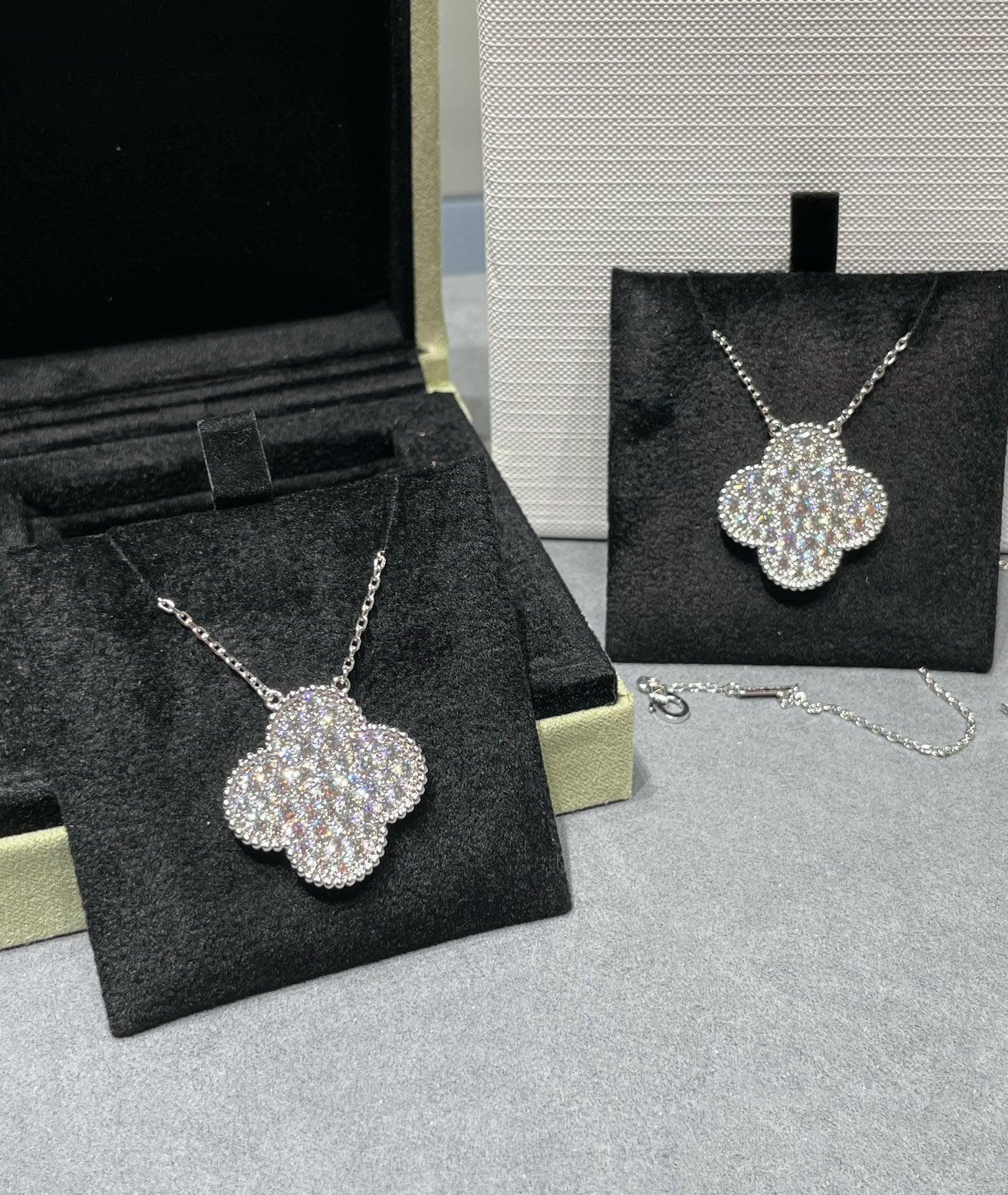 Aura CLOVER 25MM LARGE PENDANT DIAMOND PAVED SILVER NECKLACE
