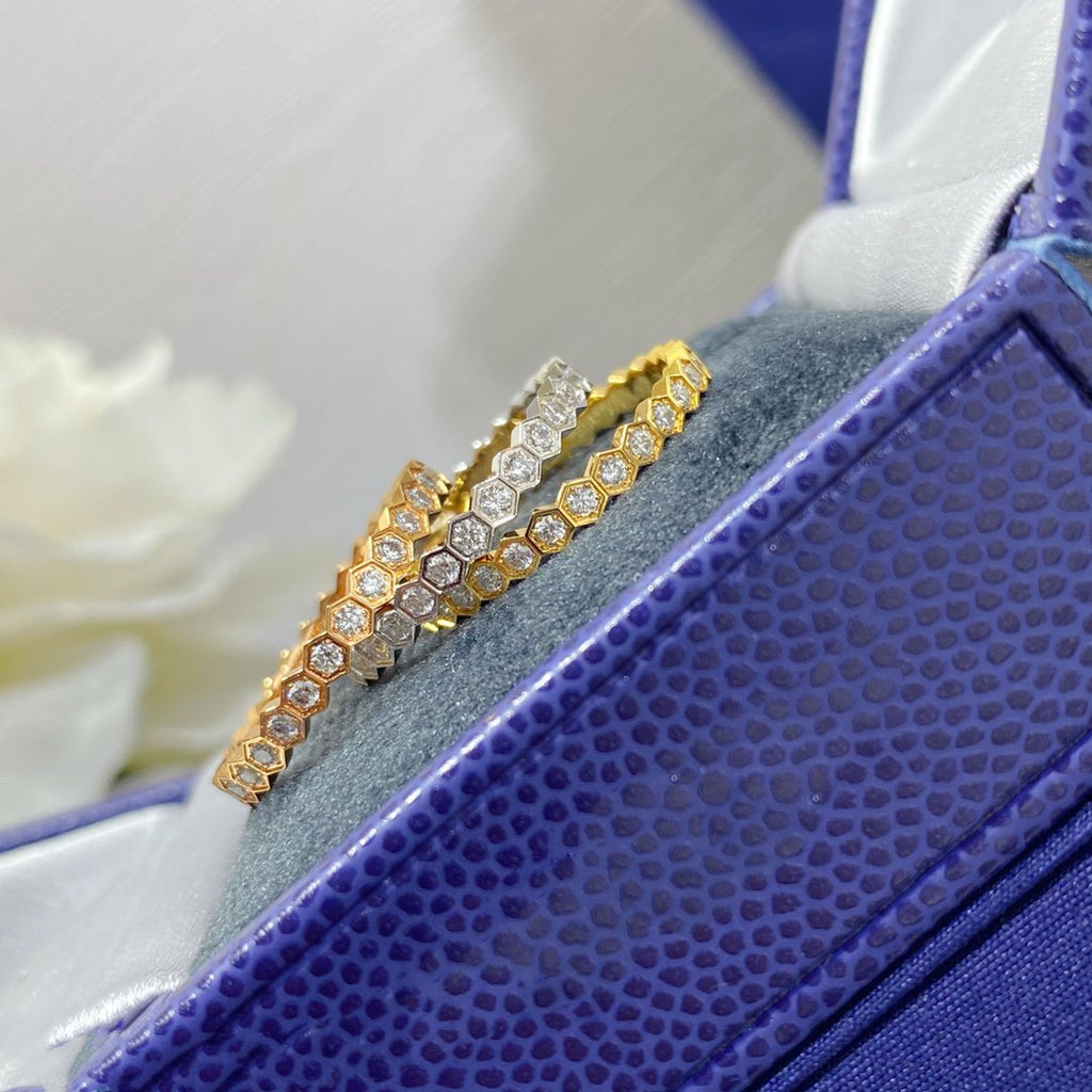 Aura BEE LOVE DIAMOND PAVED SMALL RING