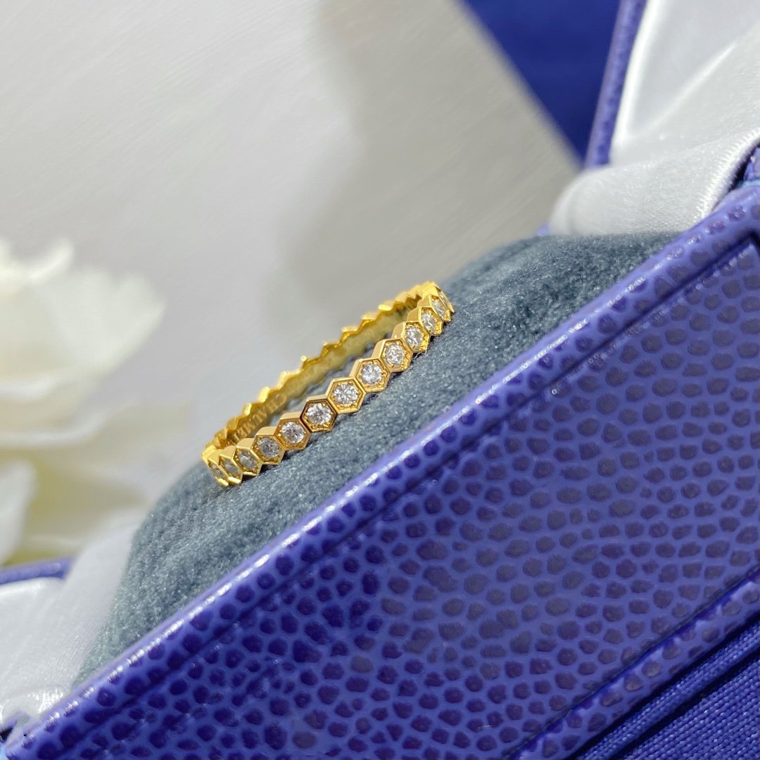 Aura BEE LOVE DIAMOND PAVED SMALL RING