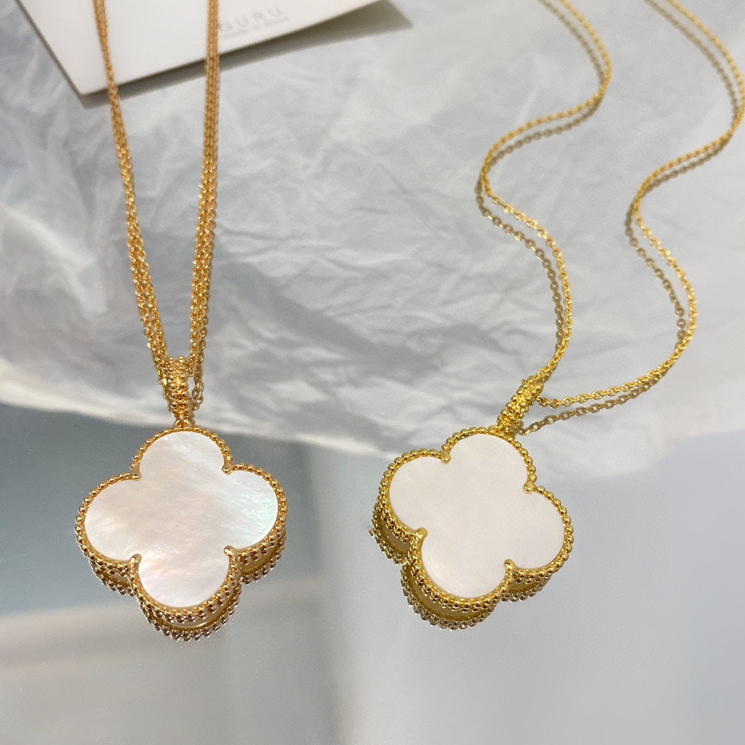 Aura CLOVER 25MM MOP LARGE PENDANT NECKLACE