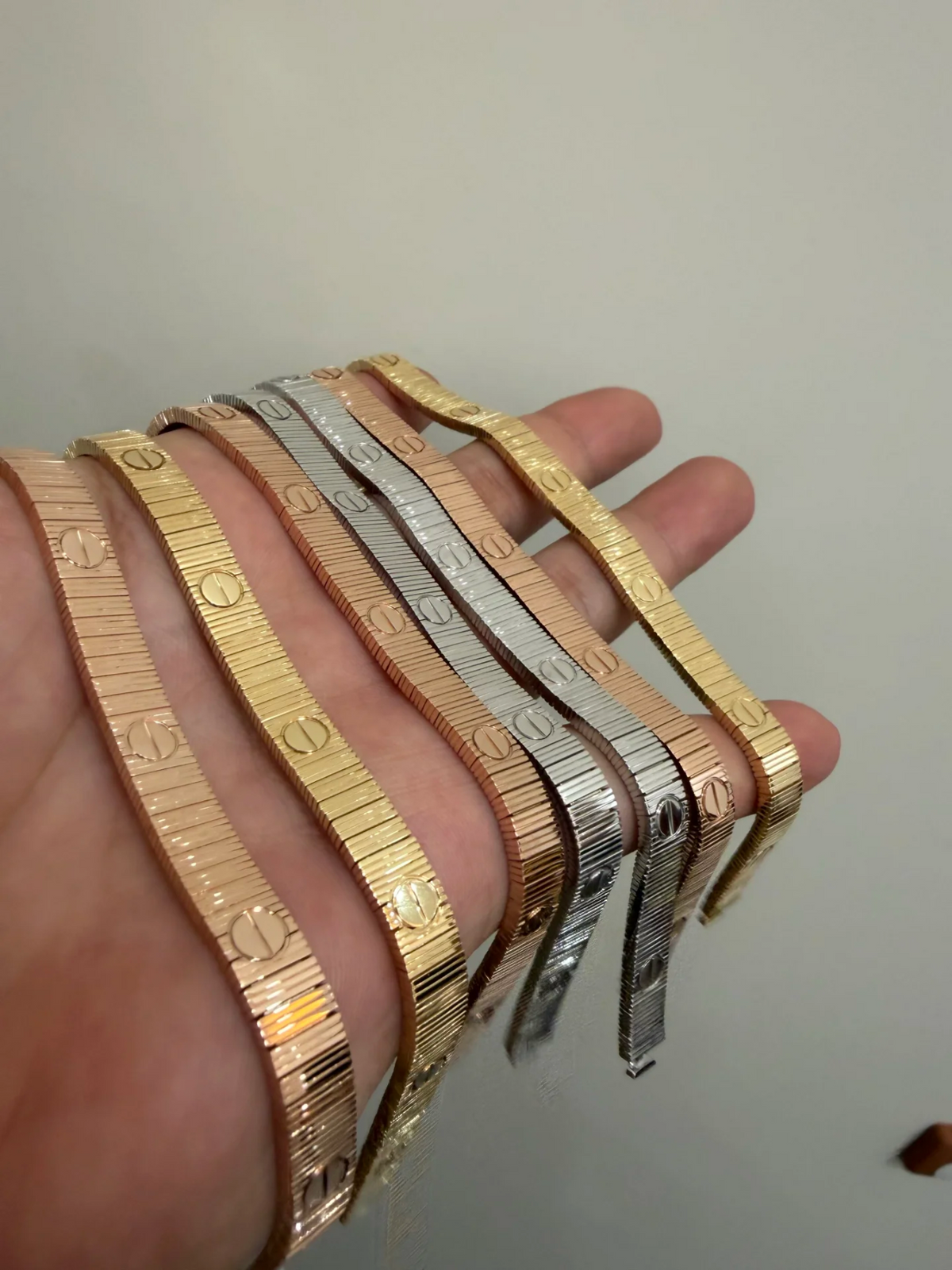 Aura NEUES MODELL LOVE-ARMBAND 7 MM