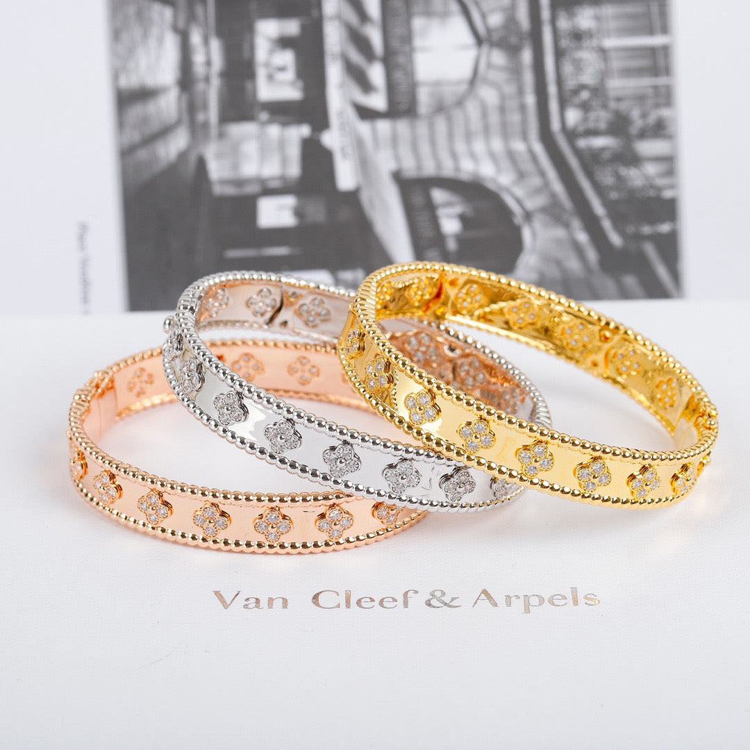 Aura CLOVER BRACELET 8MM DIAMONDS
