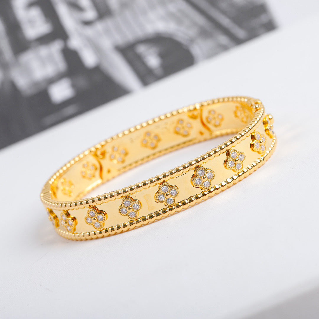 Aura CLOVER BRACELET 8MM DIAMONDS