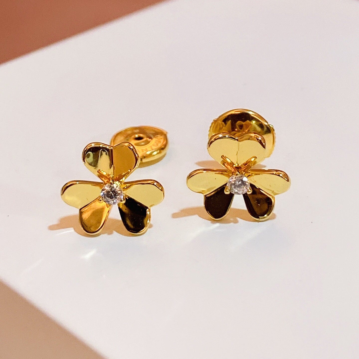Aura FRIVOLE MINI FLOWER EARRINGS
