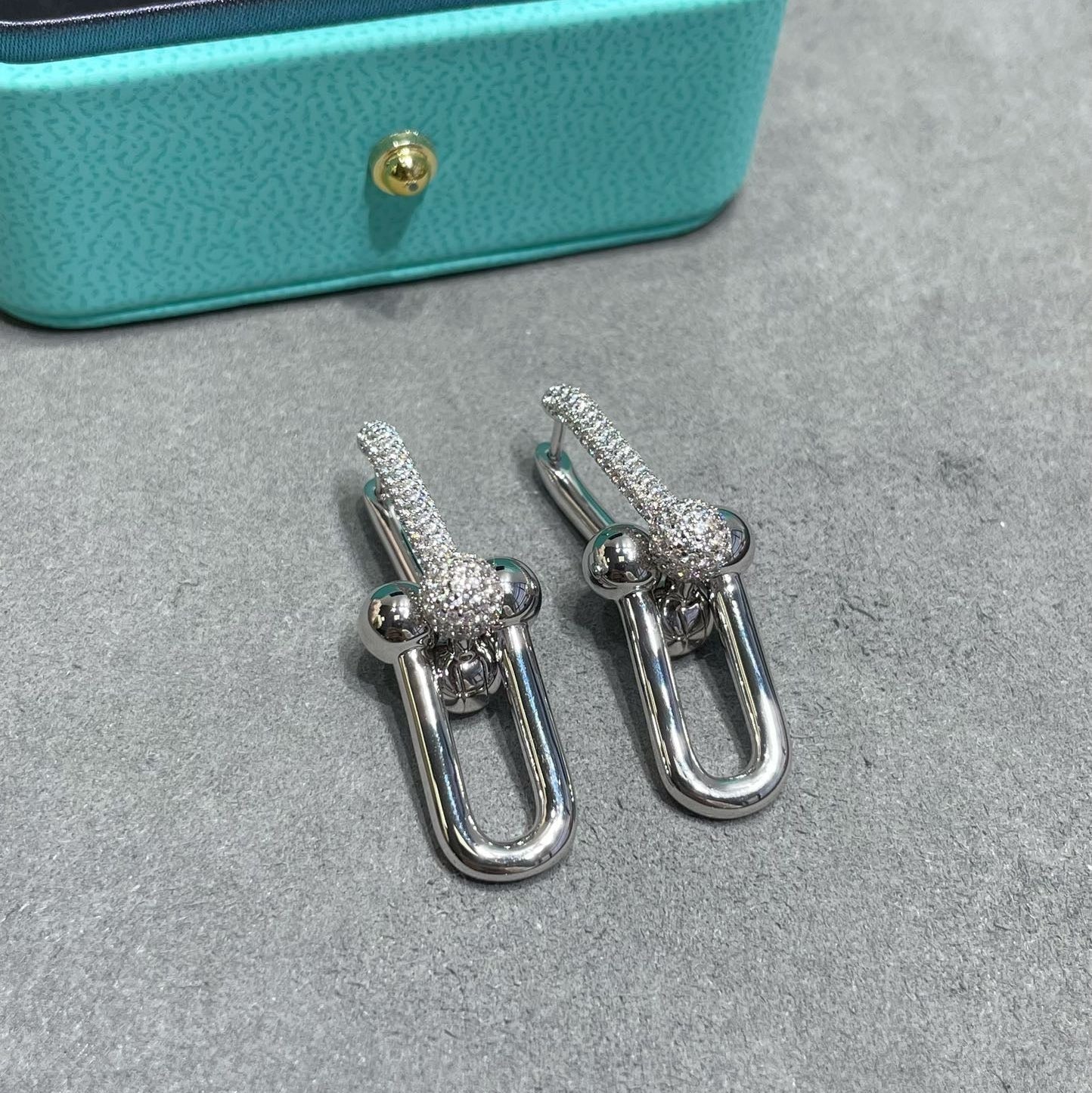 [Aura ] TF U-shaped diamond earrings