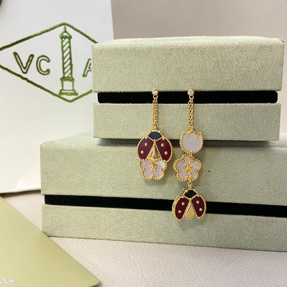 [⭐Aura ]  LUCKY LADYBUG WHITE MOP EARRINGS