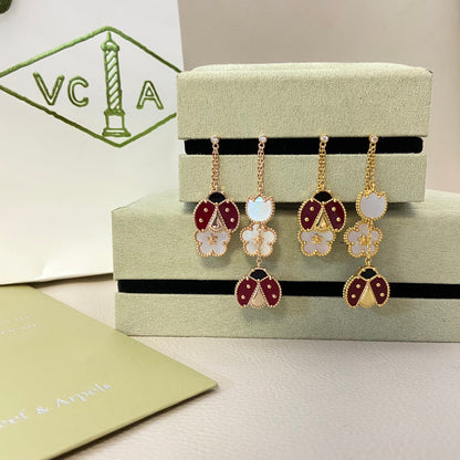 [⭐Aura ]  LUCKY LADYBUG WHITE MOP EARRINGS