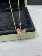 [Aura ] BUTTERFLY PINK MOTHER-OF-PEARL DIAMOND NECKLACE