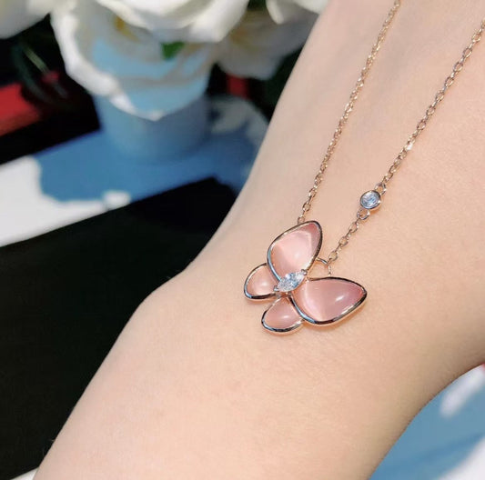 [⭐Aura ] BUTTERFLY PINK MOTHER-OF-PEARL DIAMOND NECKLACE