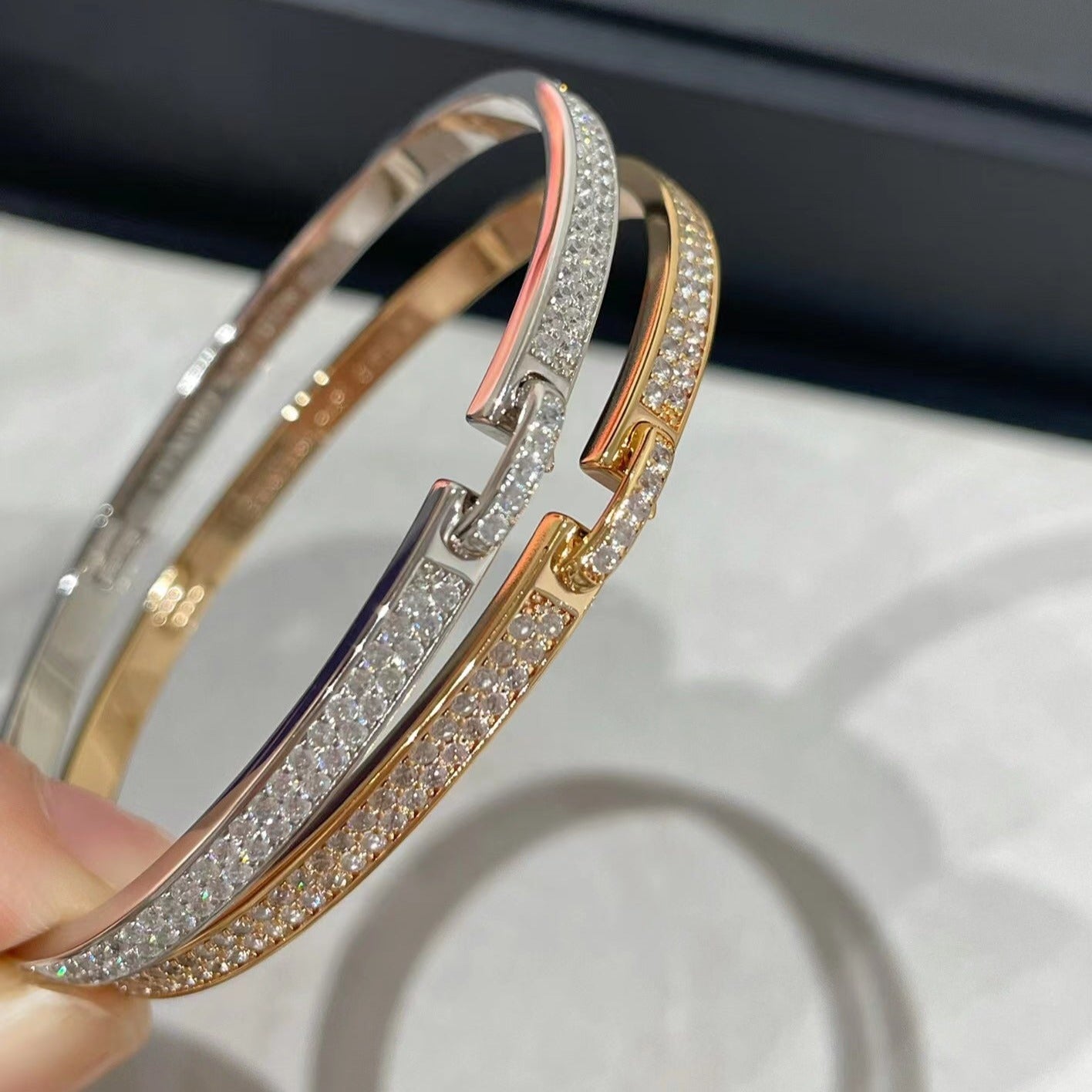 Aura LIENS VIDENCE DIAMANTBESETZTES ARMBAND