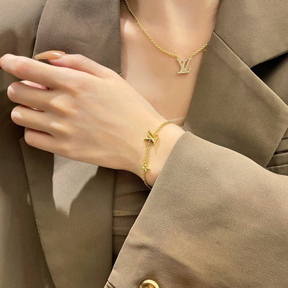 [⭐Aura ]LOGO STAR MOTIF GOLD BRACELET