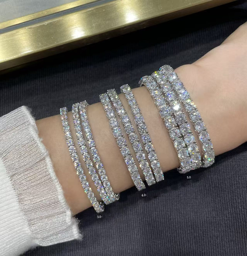 [Aura ]TENNISARMABND MIT VOLLSTÄNDIGER DIAMANTAUSSTATTUNG