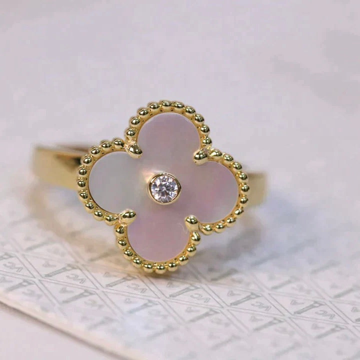 Aura CLOVER PINK MOP RING GOLD DIAMOND
